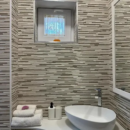 La Dependance * Noci