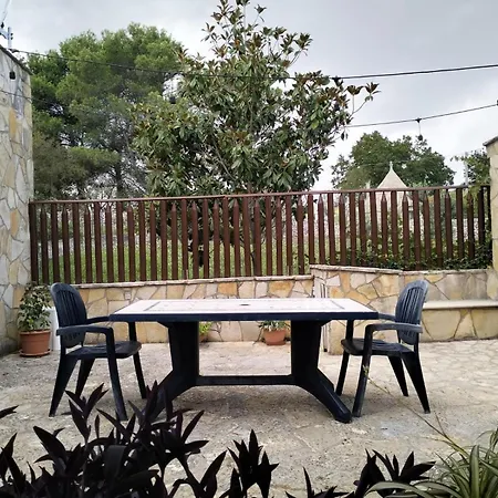 아파트 La Dependance